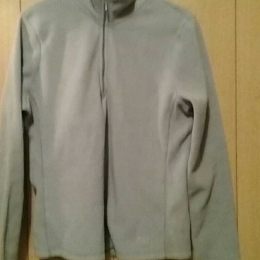 Brand new Gap fleese shirt